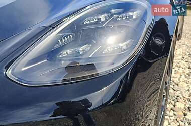 Фастбэк Porsche Panamera 2022 в 