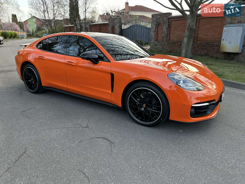 Фастбэк Porsche Panamera 2021 в Киеве