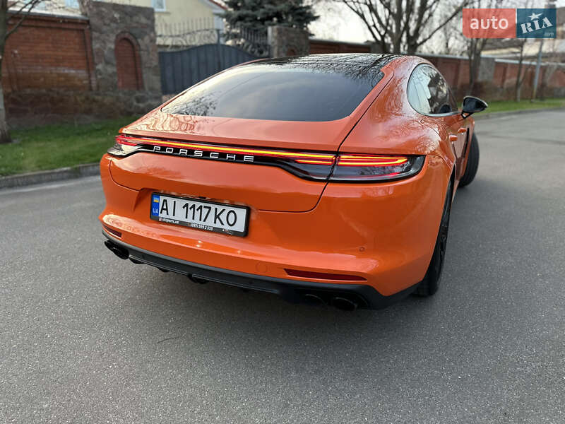 Фастбэк Porsche Panamera 2021 в Киеве