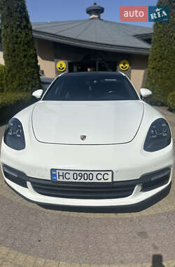 Фастбэк Porsche Panamera 2017 в 