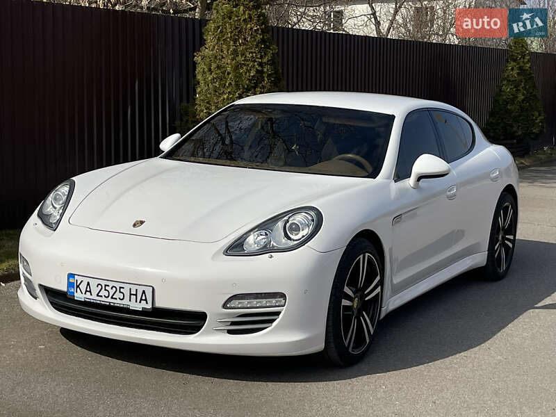 Фастбек Porsche Panamera 2010 в 