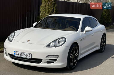 Фастбек Porsche Panamera 2010 в 