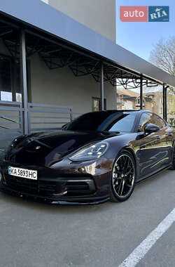 Фастбэк Porsche Panamera 2017 в Умани