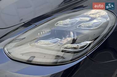 Фастбэк Porsche Panamera 2020 в 
