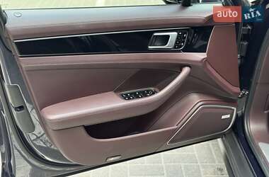 Фастбэк Porsche Panamera 2020 в 