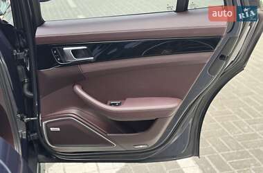 Фастбэк Porsche Panamera 2020 в 