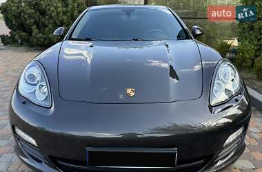 Фастбек Porsche Panamera 2012 в 