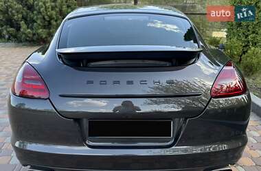 Фастбек Porsche Panamera 2012 в 