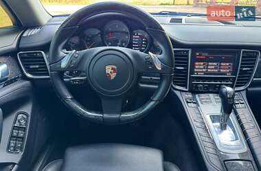 Фастбек Porsche Panamera 2012 в 