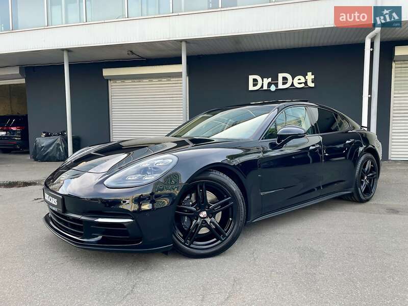 Фастбэк Porsche Panamera 2020 в Киеве
