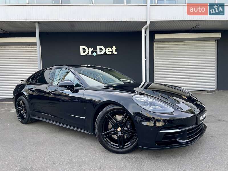 Фастбэк Porsche Panamera 2020 в Киеве