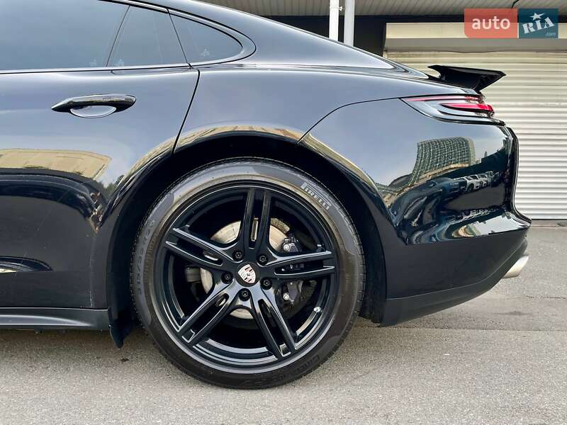 Фастбэк Porsche Panamera 2020 в Киеве