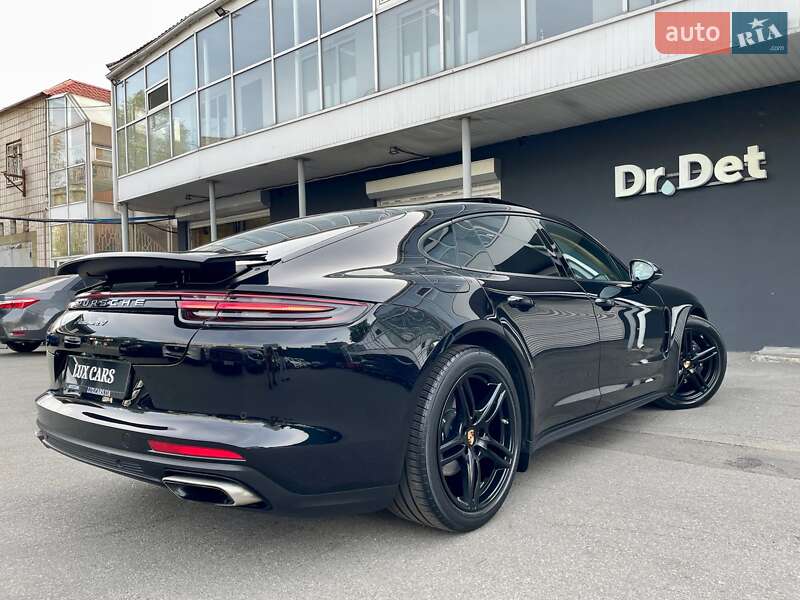 Фастбэк Porsche Panamera 2020 в Киеве