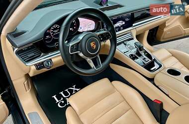 Фастбэк Porsche Panamera 2020 в 
