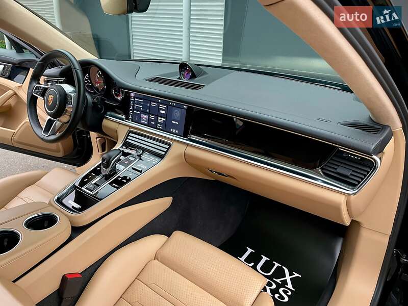 Фастбэк Porsche Panamera 2020 в Киеве