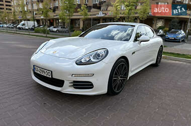 Фастбек Porsche Panamera 2013 в Києві