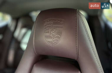 Фастбэк Porsche Panamera 2013 в 
