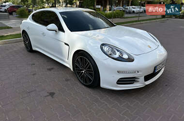 Фастбэк Porsche Panamera 2013 в 