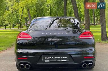 Фастбек Porsche Panamera 2013 в 