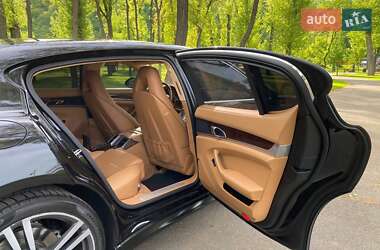 Фастбек Porsche Panamera 2013 в 