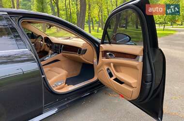 Фастбек Porsche Panamera 2013 в 