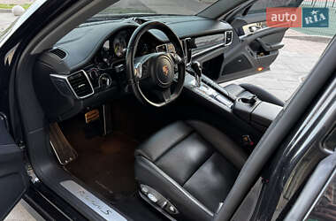 Фастбэк Porsche Panamera 2013 в 