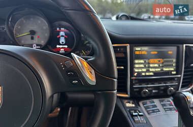 Фастбэк Porsche Panamera 2013 в 