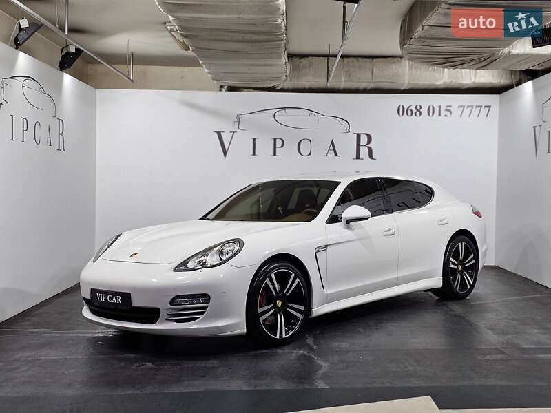 Фастбэк Porsche Panamera 2010 в 