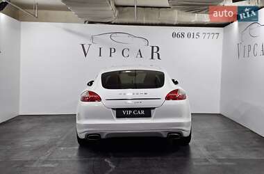 Фастбэк Porsche Panamera 2010 в 
