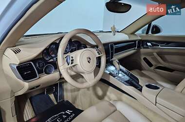 Фастбэк Porsche Panamera 2010 в 