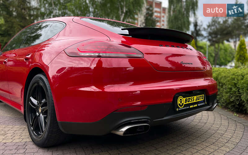 Фастбэк Porsche Panamera 2014 в Львове