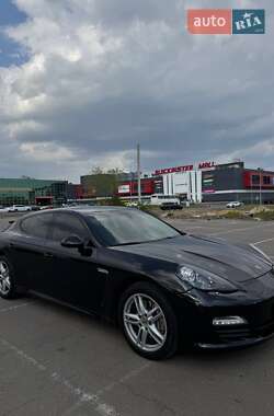 Фастбэк Porsche Panamera 2011 в Киеве