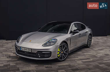 Фастбэк Porsche Panamera 2018 в Киеве