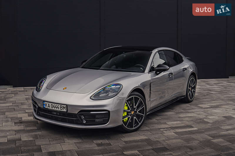 Фастбек Porsche Panamera 2018 в 