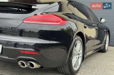 Фастбек Porsche Panamera 2013 в 