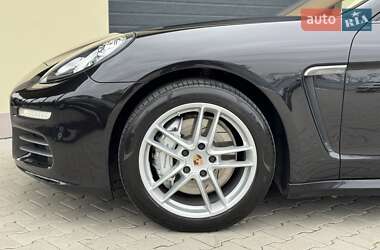 Фастбек Porsche Panamera 2013 в 
