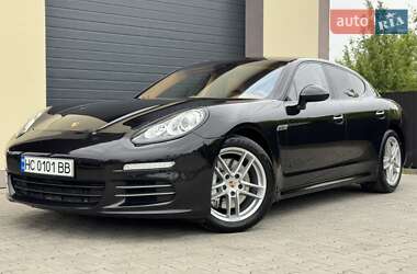 Фастбек Porsche Panamera 2013 в 