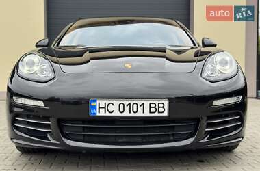 Фастбек Porsche Panamera 2013 в 