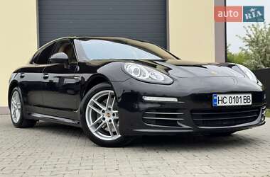 Фастбек Porsche Panamera 2013 в Стрию
