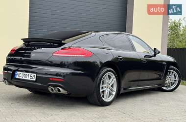 Фастбек Porsche Panamera 2013 в 