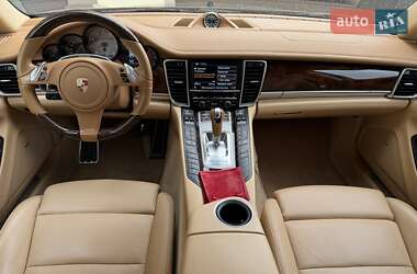 Фастбек Porsche Panamera 2013 в 