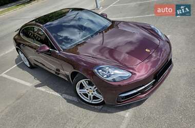Фастбэк Porsche Panamera 2017 в 