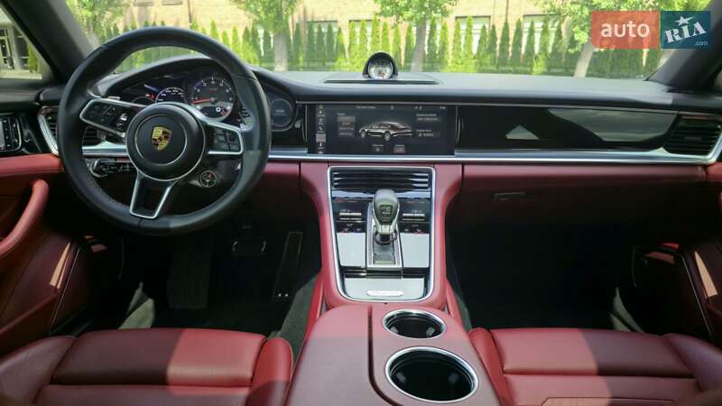 Фастбэк Porsche Panamera 2017 в Киеве фото 17 Фастбэк Porsche Panamera 2017 в Киеве