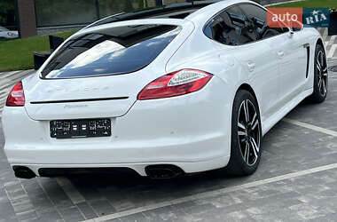 Фастбэк Porsche Panamera 2012 в 