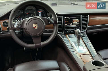 Фастбэк Porsche Panamera 2012 в 