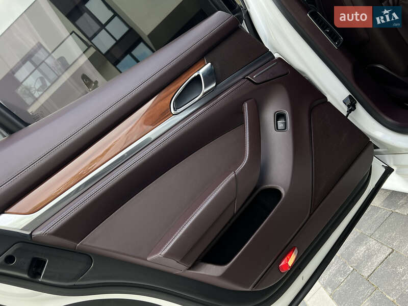 Фастбэк Porsche Panamera 2012 в Днепре