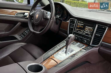 Фастбэк Porsche Panamera 2012 в 