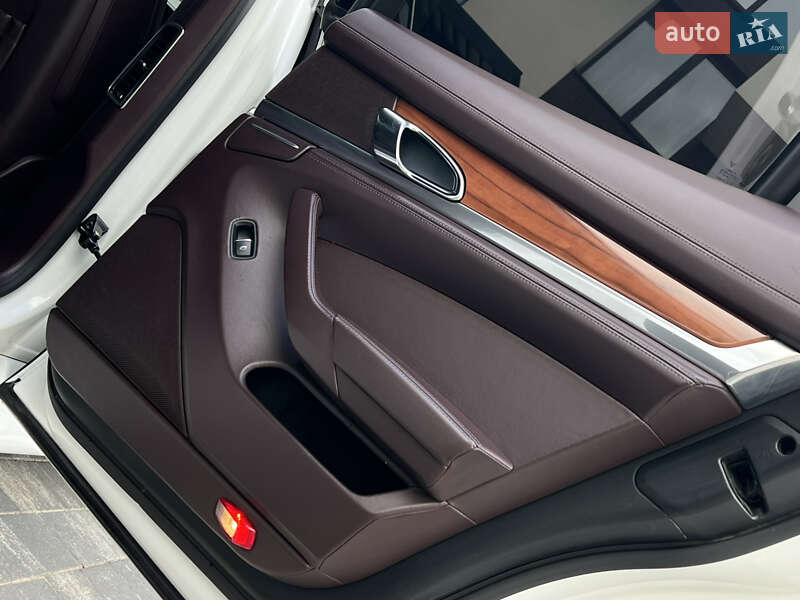 Фастбэк Porsche Panamera 2012 в Днепре