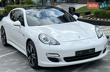 Фастбэк Porsche Panamera 2012 в 