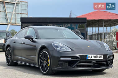 Фастбэк Porsche Panamera 2017 в 